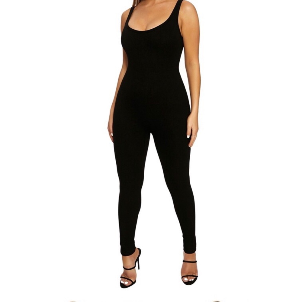 ✖️ S O L D ✖️ NWT • NW All Snatched Jumpsuit